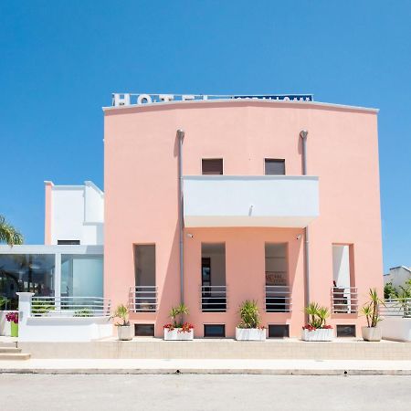 Hotel Corallo Торре-Санта-Сабина Экстерьер фото
