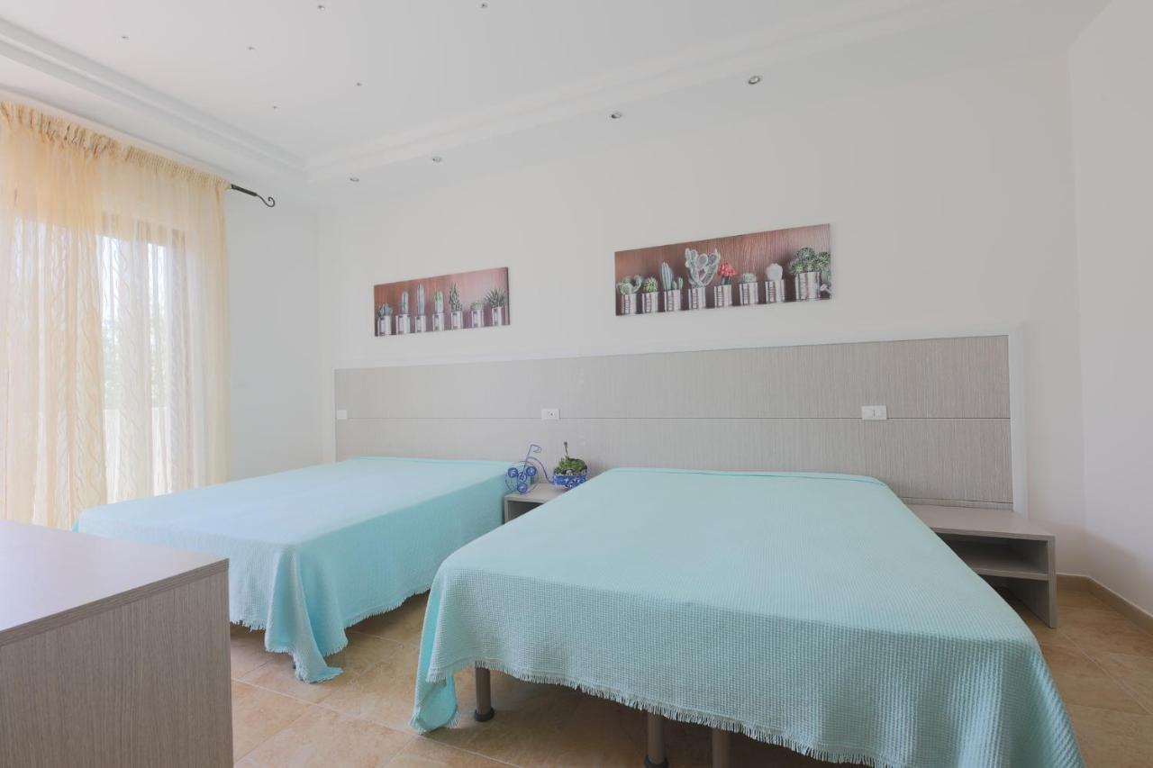 Hotel Corallo Торре-Санта-Сабина Экстерьер фото