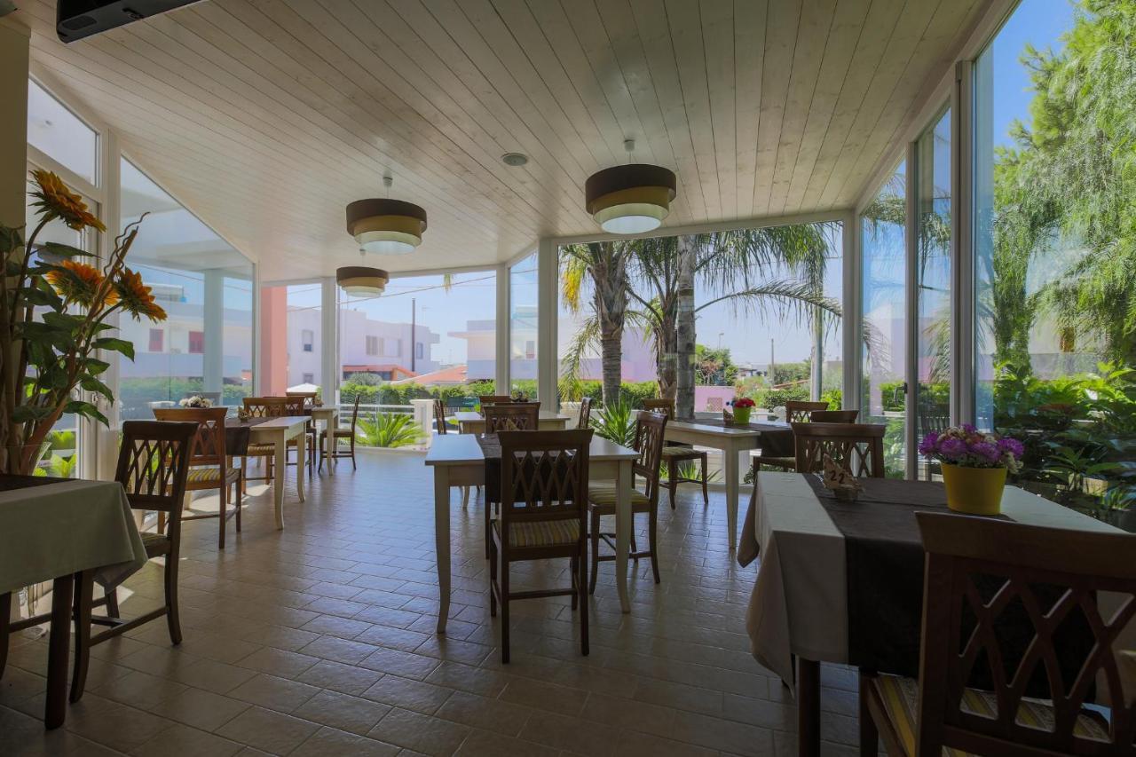 Hotel Corallo Торре-Санта-Сабина Экстерьер фото