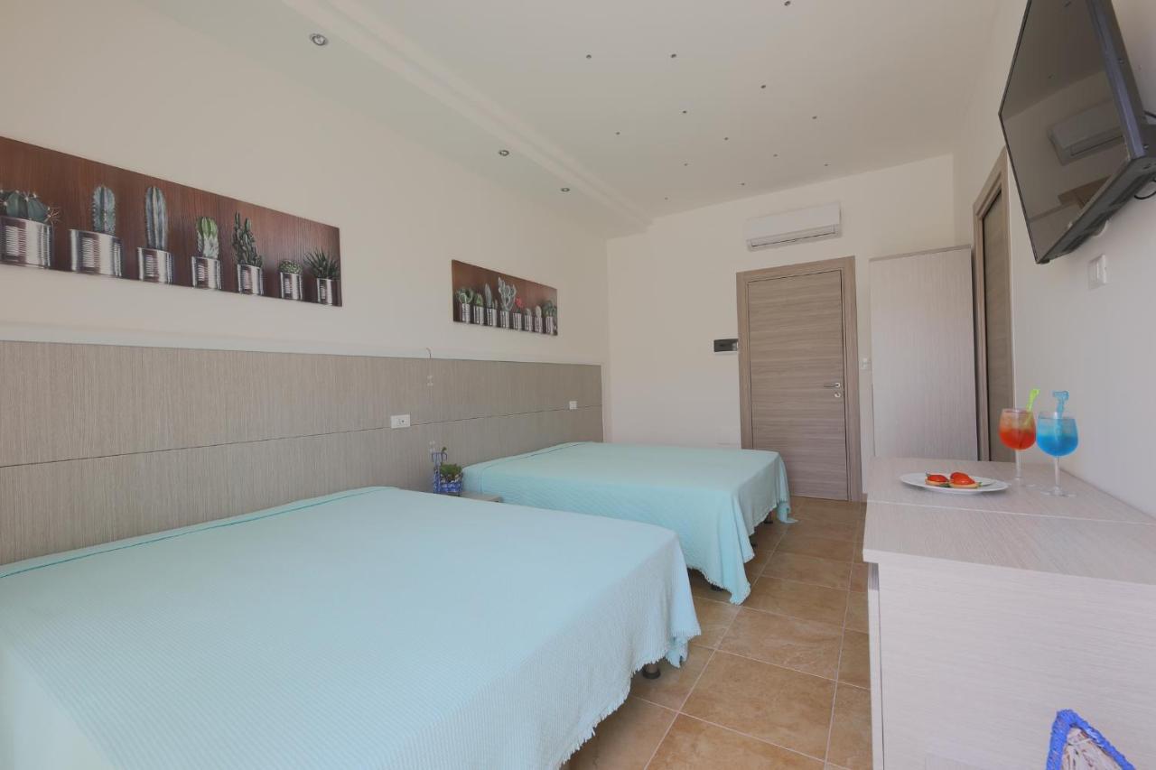 Hotel Corallo Торре-Санта-Сабина Экстерьер фото