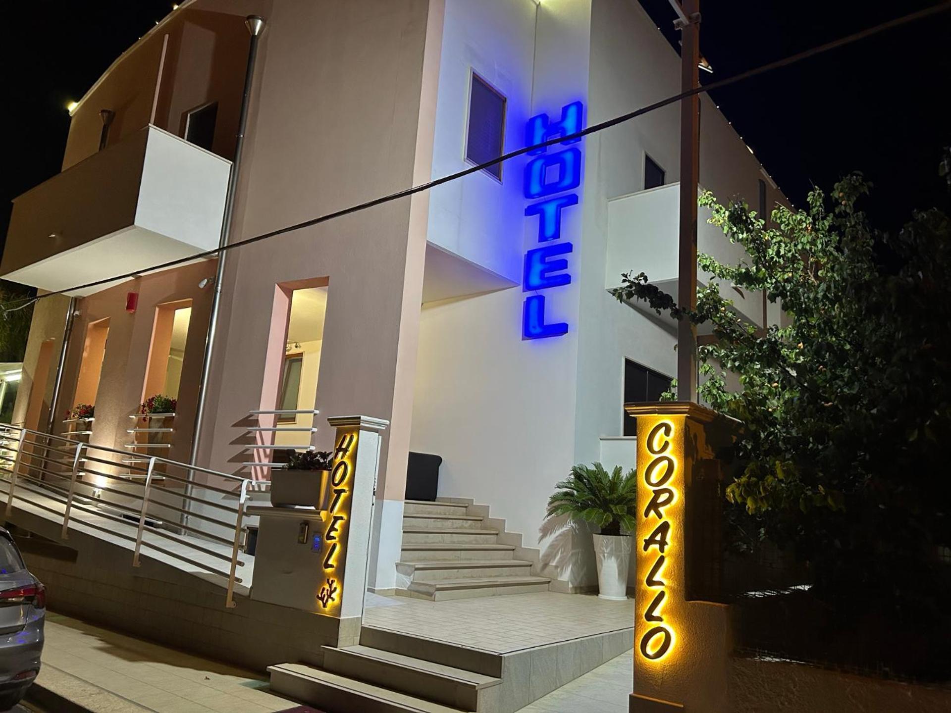 Hotel Corallo Торре-Санта-Сабина Экстерьер фото