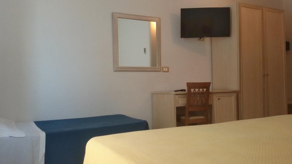 Hotel Corallo Торре-Санта-Сабина Экстерьер фото
