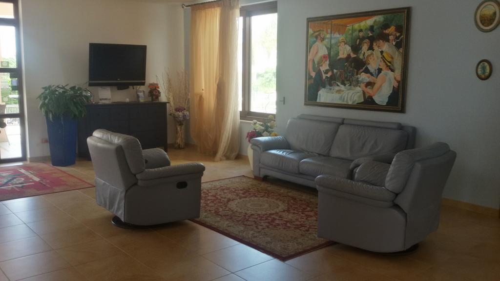 Hotel Corallo Торре-Санта-Сабина Экстерьер фото