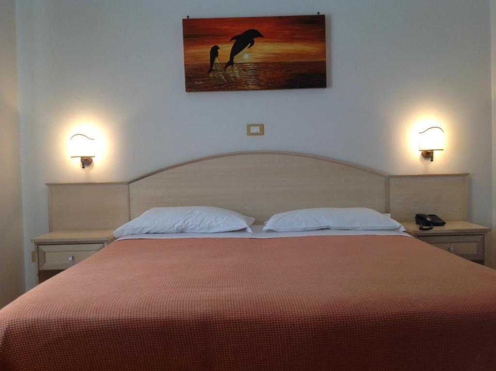 Hotel Corallo Торре-Санта-Сабина Номер фото